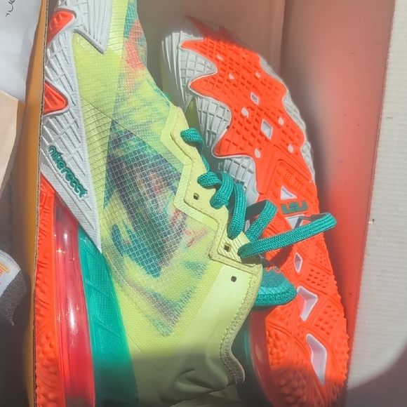 Nike LeBron Neon Yellow Basketball Sneakers with Teal and Orange Accents 7.5M/9W - Picture 5 of 12